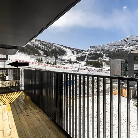Ski-in Ski-out - In Fjellandsbyen - View To The Slopes